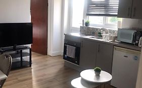Aspire 1 Bedroom, 3 Single Beds